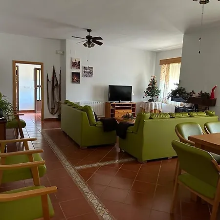 La Casa Barata, Cedillo