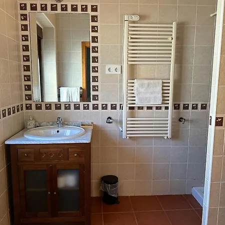 La Casa Barata, Cedillo